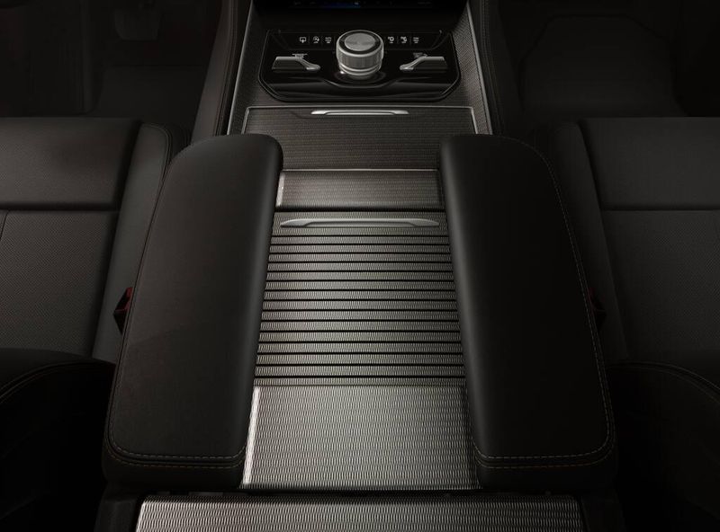 2026 Jeep Grand Grand Wagoneer Wagoneer Summit Obsidian 4x4Image 4