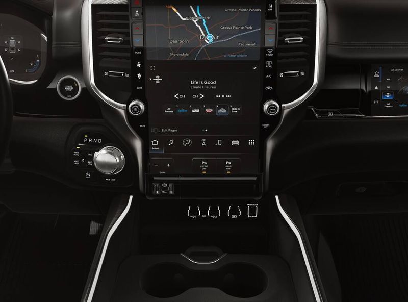 2026 Ram 1500 Laramie photo 3