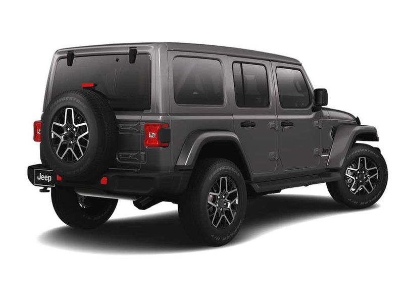 2025 Jeep Wrangler 4-door SaharaImage 2