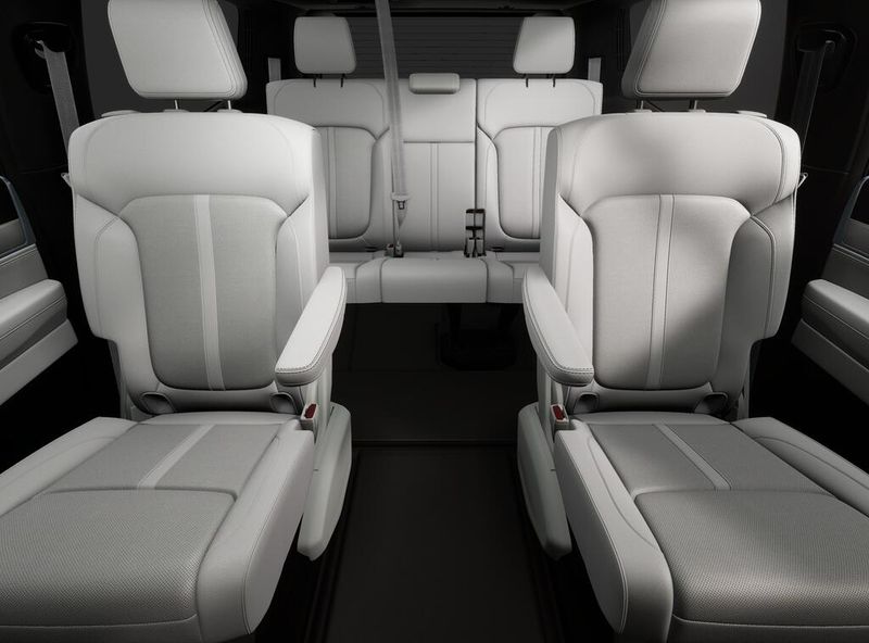 2026 Jeep Grand Wagoneer Limited Reserve 4x4Image 3