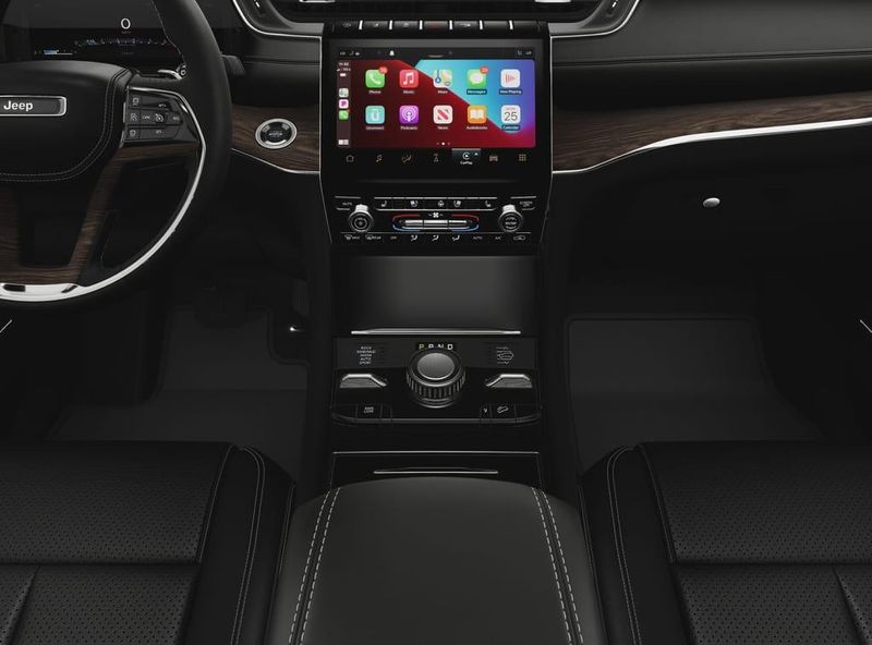 New 2025 Jeep Grand Cherokee Overland 4x4Image 5