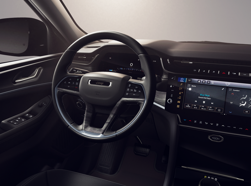 2026 Jeep Grand Cherokee Altitude photo 2