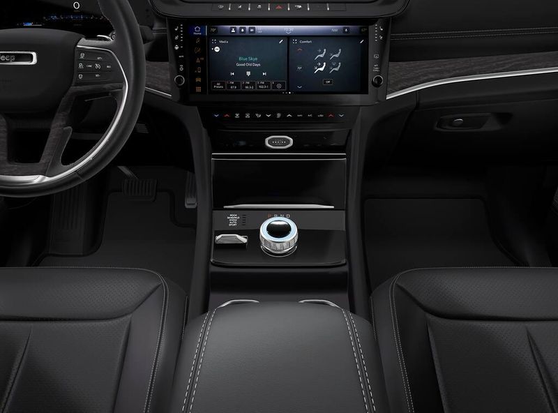New 2027 Jeep Grand Cherokee Limited Reserve 4x4Image 5