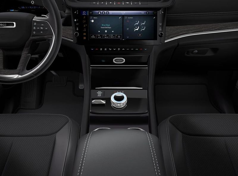 New 2027 Jeep Grand Cherokee Laredo Altitude 4x4Image 5
