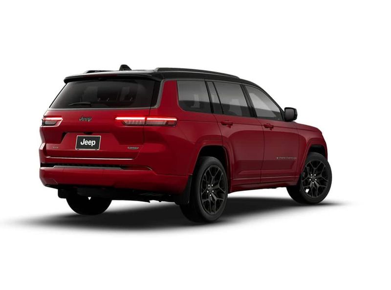 New 2026 Jeep Grand Cherokee L Summit 4x4Image 2