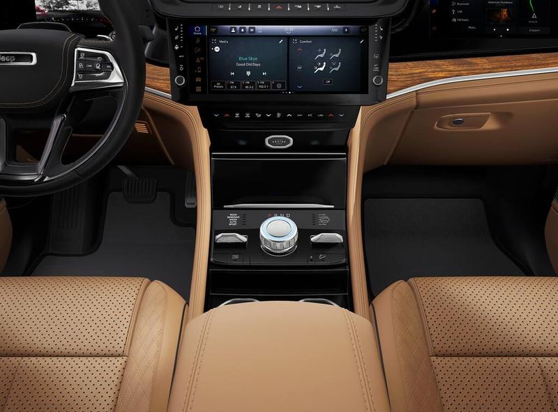 New 2027 Jeep Grand Cherokee L Summit 4x4Image 5