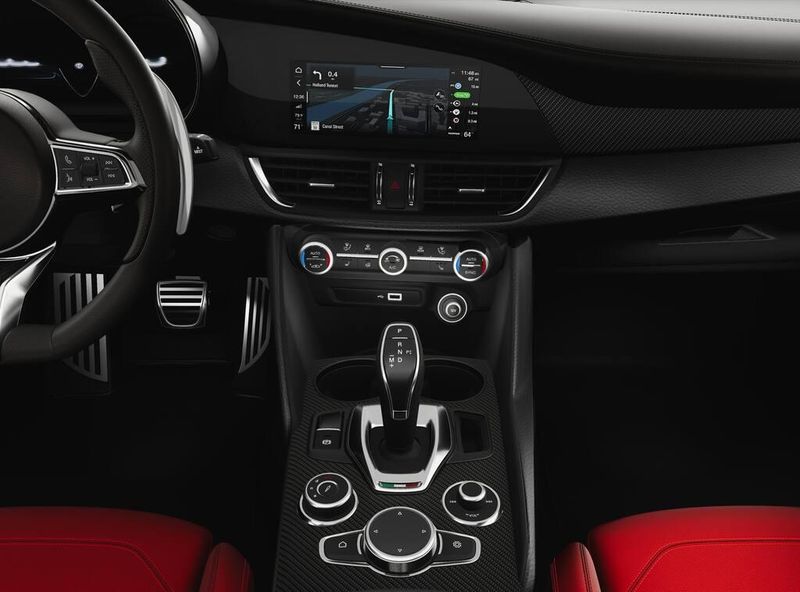 2024 Alfa Romeo Giulia Quadrifoglio Carbon RwdImage 5