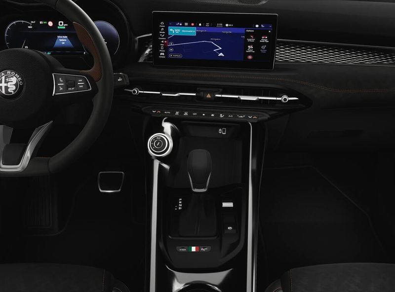 2025 Alfa Romeo Tonale Intensa Hybrid EawdImage 5