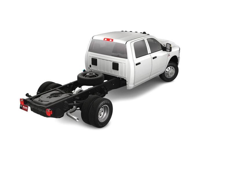 2025 RAM 3500 Tradesman Crew Cab Chassis 4x4 60