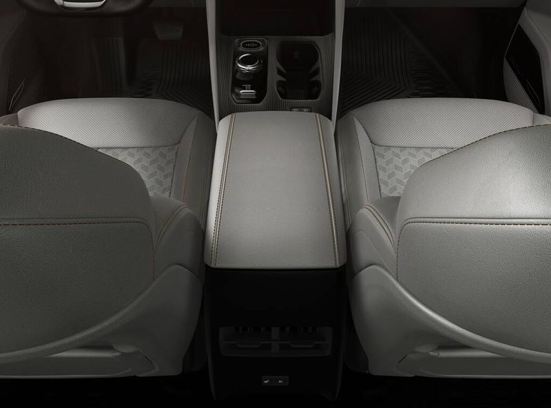 New 2026 Jeep Cherokee Overland 4x4Image 4