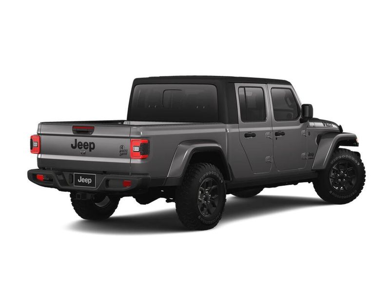 2025 Jeep Gladiator Willys photo 2