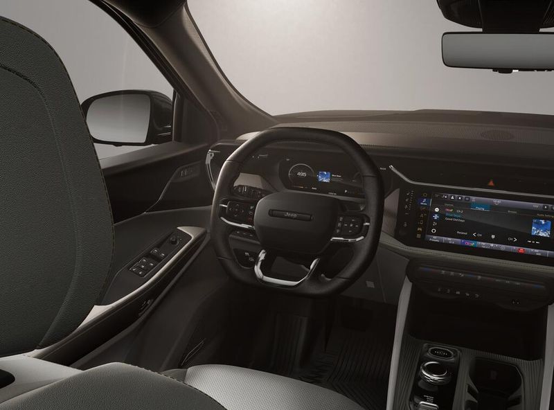 New 2026 Jeep Cherokee Overland 4x4Image 9