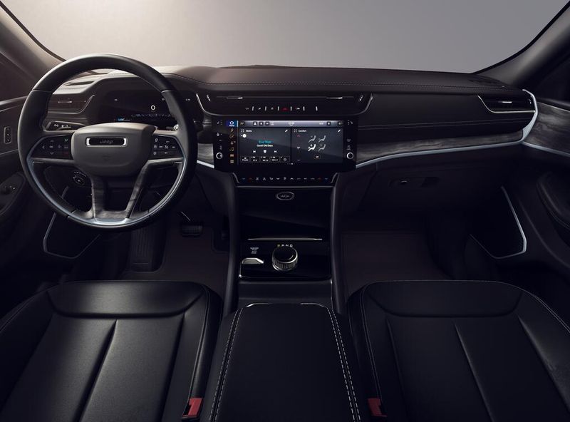 New 2026 Jeep Grand Cherokee Limited 4x4Image 6