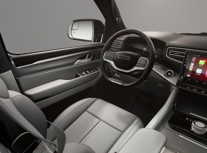 2026 Jeep Grand Wagoneer 4x2
