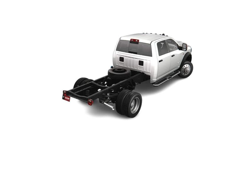 2024 RAM 5500 Slt Chassis Crew Cab 4x2 60