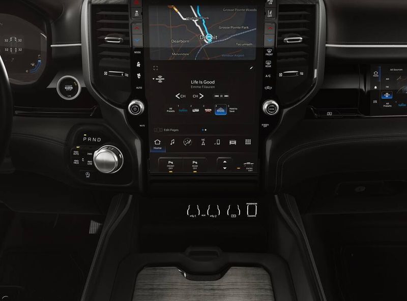 New 2026 RAM 1500 Limited Crew Cab 4x4 5