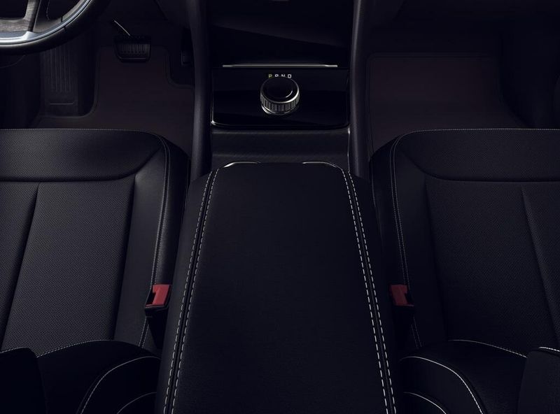 New 2026 Jeep Grand Cherokee Altitude 4x2Image 4