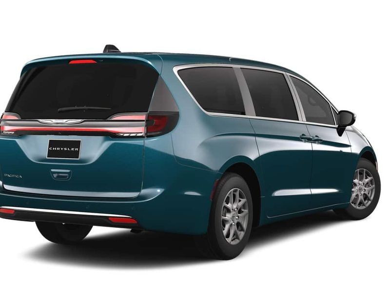 2025 Chrysler Pacifica SelectImage 2