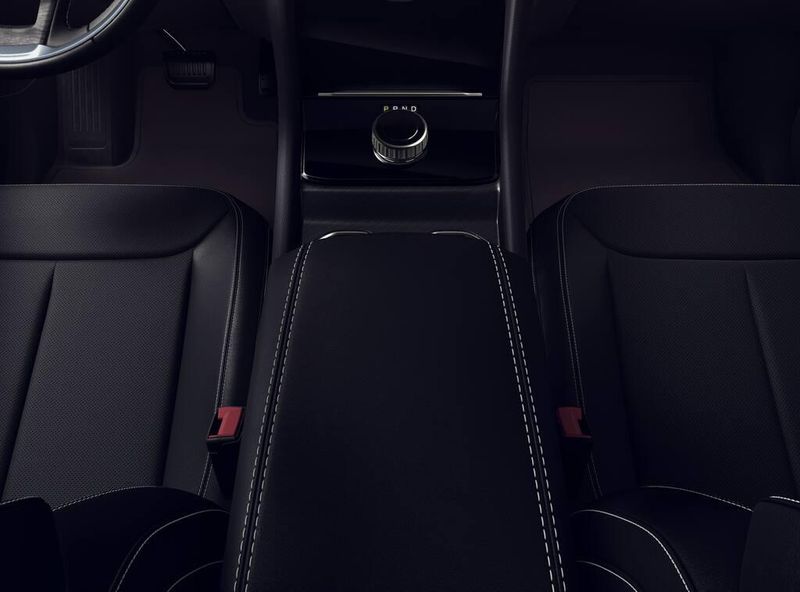 New 2026 Jeep Grand Cherokee Altitude 4x2Image 4