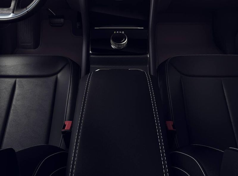 New 2026 Jeep Grand Cherokee L Limited 4x2Image 4