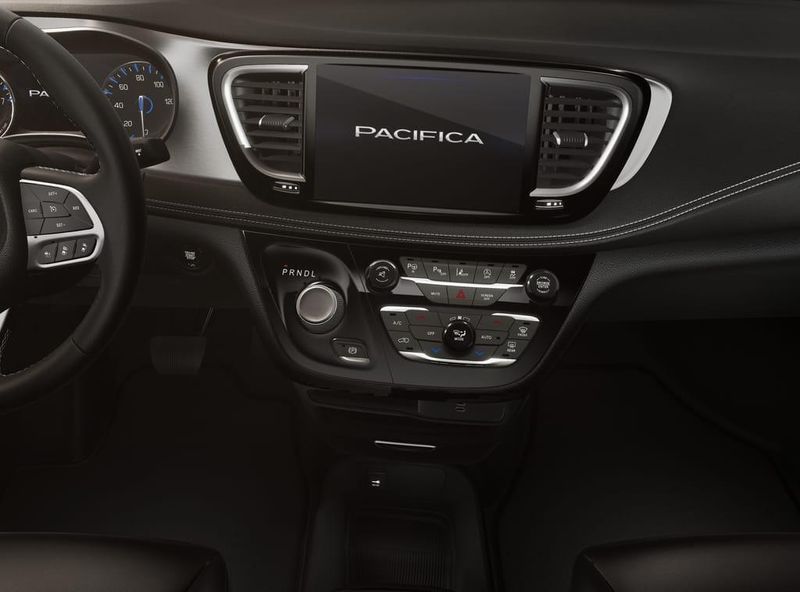 New 2026 Chrysler Pacifica SelectImage 5