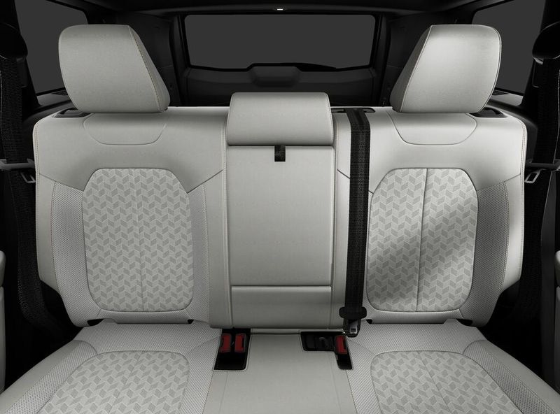 New 2026 Jeep Cherokee Overland 4x4Image 3