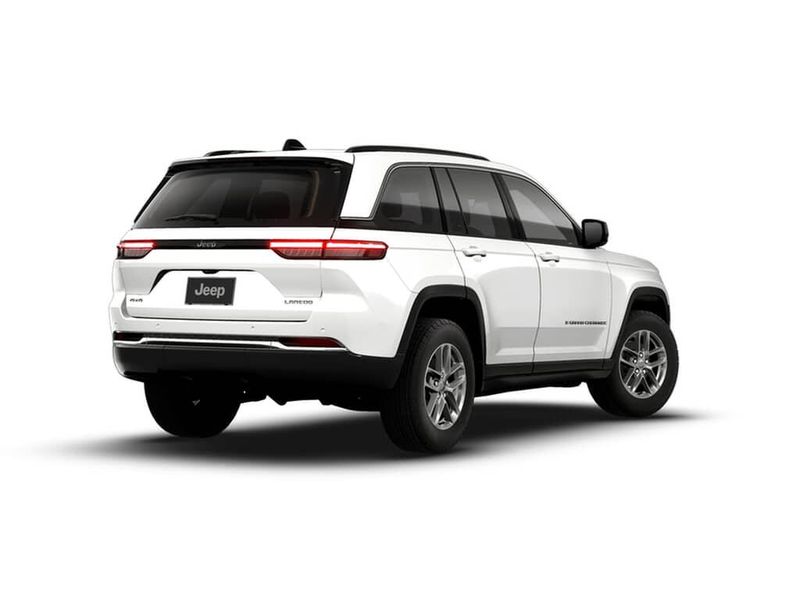 New 2026 Jeep Grand Cherokee Laredo X 4x4Image 2