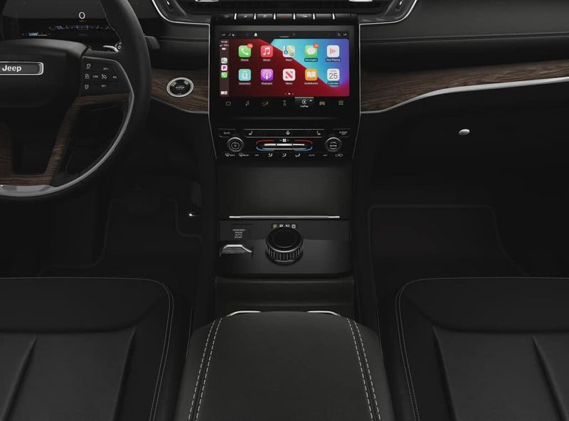 New 2025 Jeep Grand Cherokee Limited 4x4Image 5