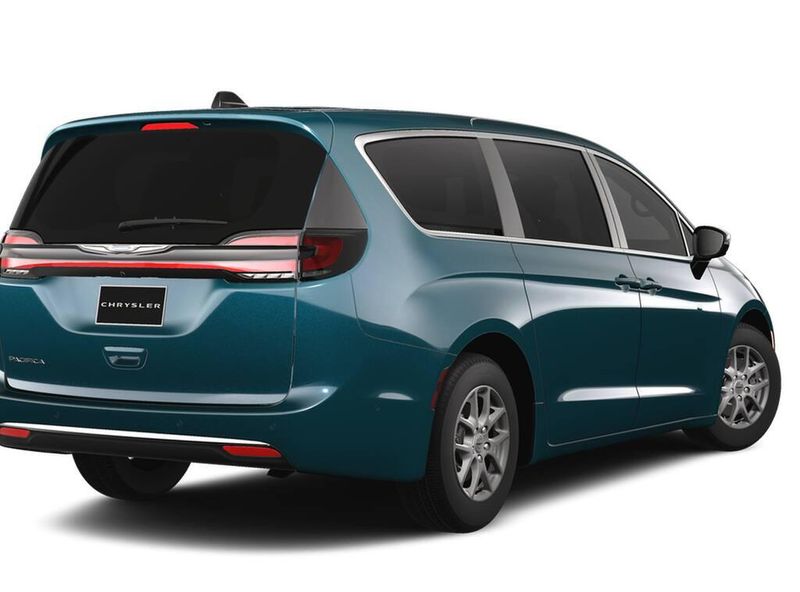 2025 Chrysler Pacifica photo 2
