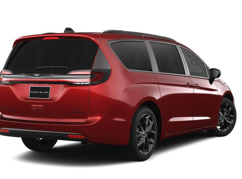 2025 Chrysler Pacifica LimitedImage 2