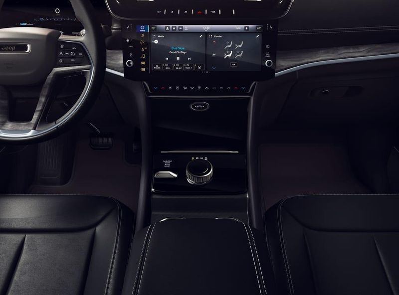 New 2026 Jeep Grand Cherokee Limited 4x4Image 5