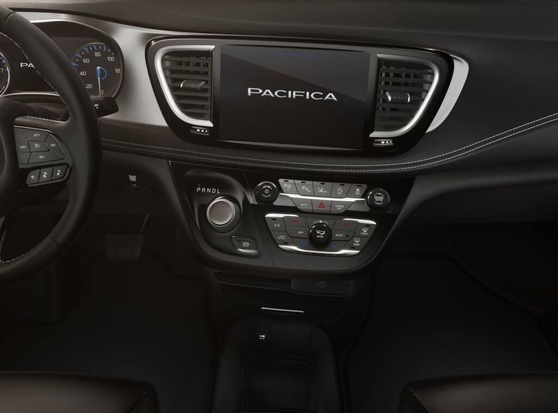 New 2026 Chrysler Pacifica Select AwdImage 5