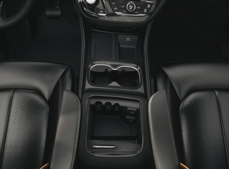 New 2027 Chrysler Pacifica Limited Awd