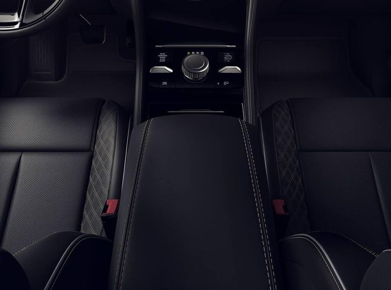 New 2026 Jeep Grand Cherokee L Summit 4x4Image 4