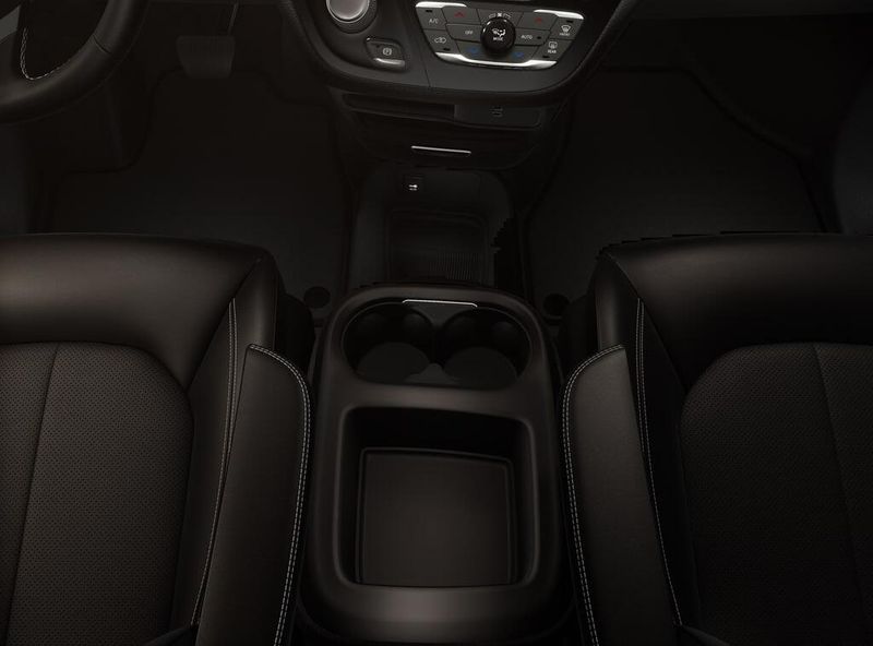 2026 Chrysler Pacifica photo 3