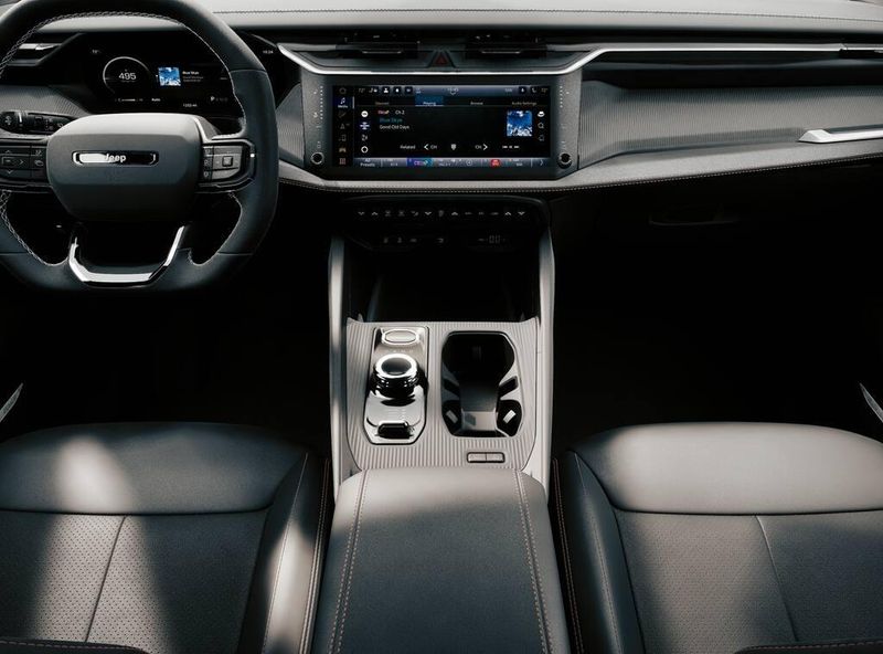 New 2027 Jeep Cherokee Limited 4x4Image 5