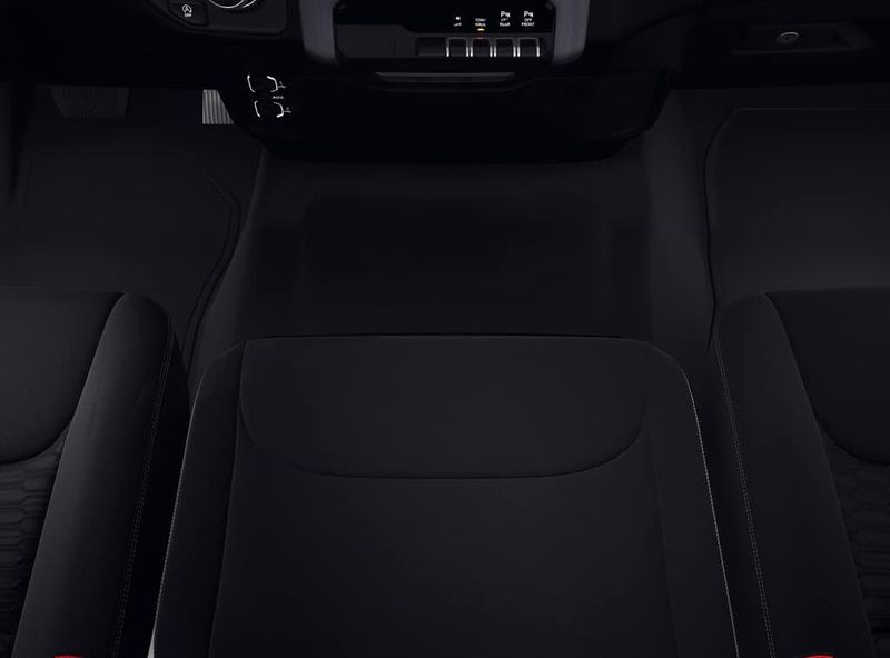 New 2027 RAM 1500 Express Crew Cab 4x2 5