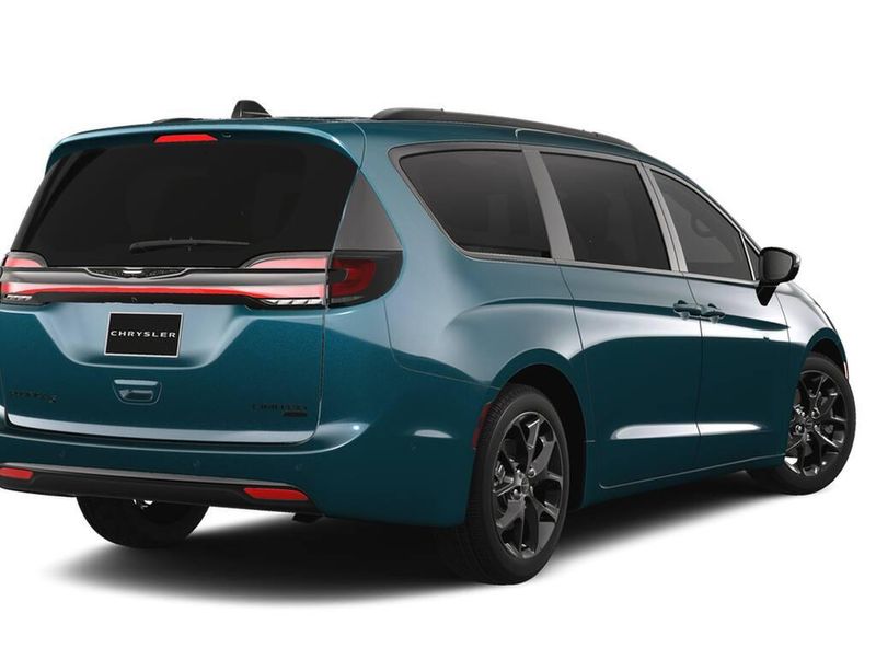2025 Chrysler Pacifica Limited AwdImage 2