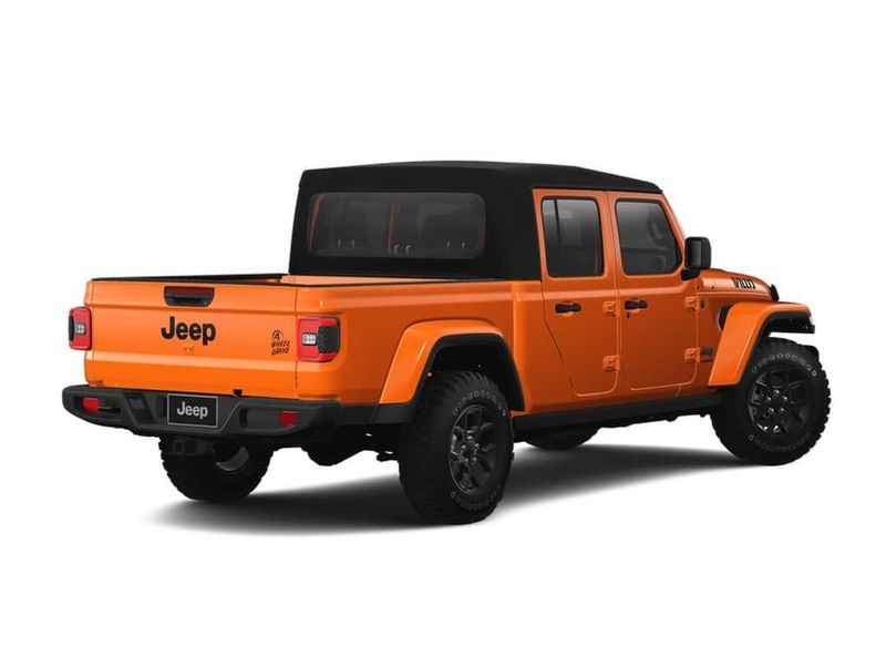 2025 Jeep Gladiator Willys photo 2