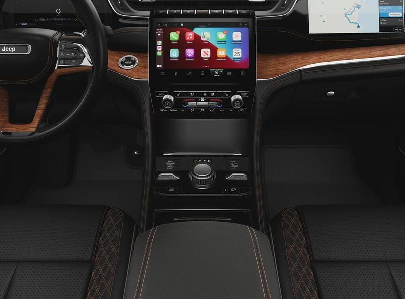 2025 Jeep Grand Cherokee Summit Reserve 4x4Image 5