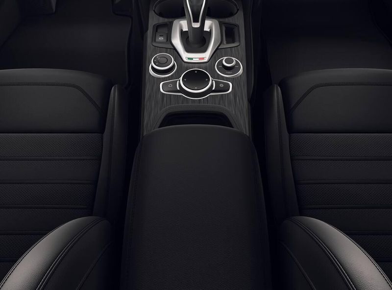 New 2026 Alfa Romeo GiuliaImage 4