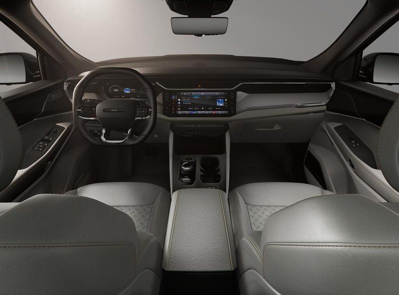 New 2026 Jeep Cherokee Overland 4x4Image 6