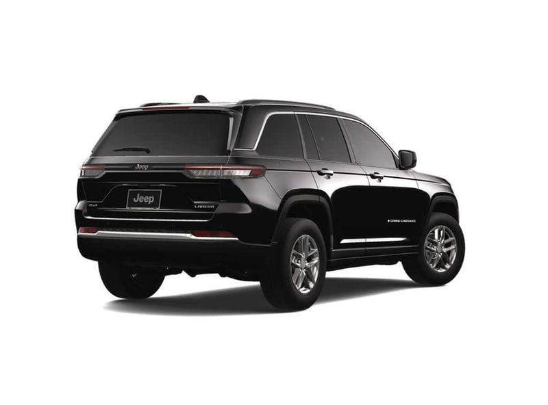 New 2025 Jeep Grand Cherokee Laredo X 4x4