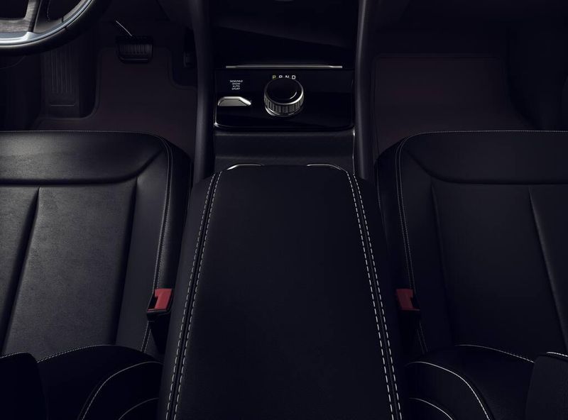 New 2026 Jeep Grand Cherokee L Limited 4x4Image 4