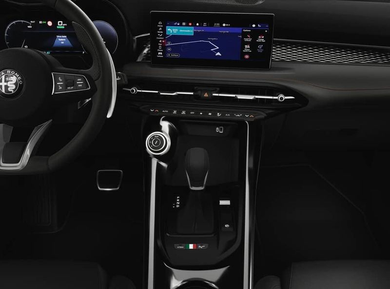 New 2025 Alfa Romeo Tonale AwdImage 5