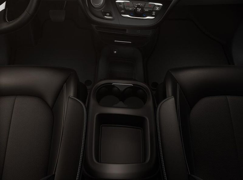 2026 Chrysler Pacifica photo 4