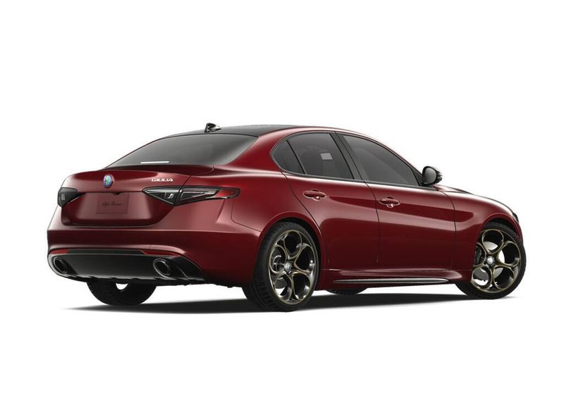 2025 Alfa Romeo Giulia Intensa AwdImage 2