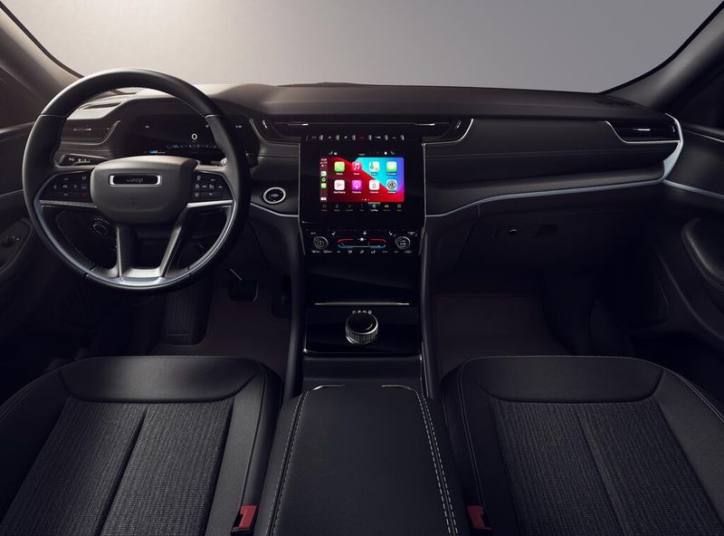 New 2026 Jeep Grand Cherokee L Laredo X 4x2