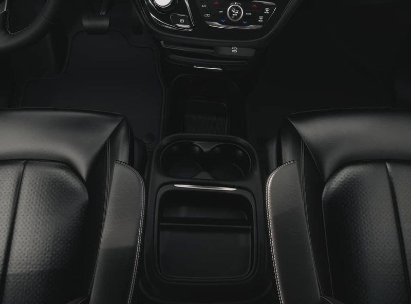 New 2027 Chrysler Pacifica SelectImage 4