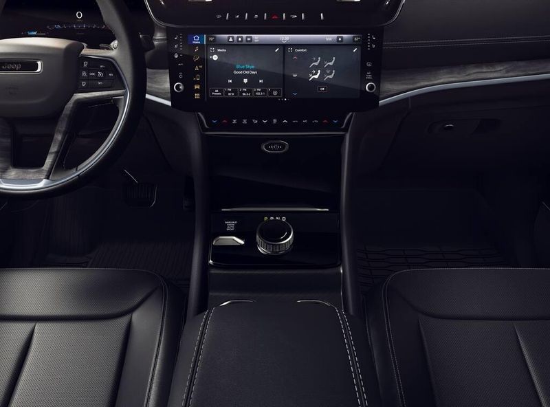 New 2026 Jeep Grand Cherokee Limited Reserve 4x4Image 5